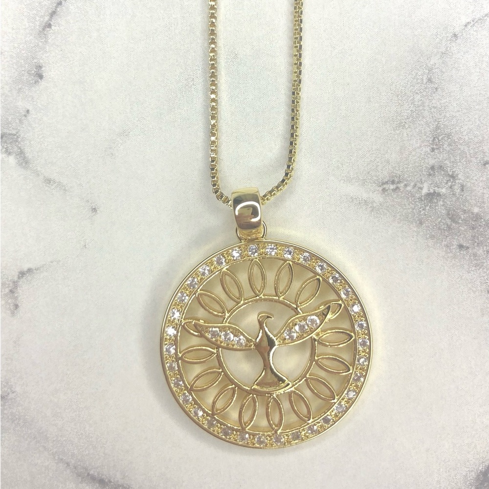 💕14K Gold Pendant Necklace with Peace Dove Design - Picture 3 of 6